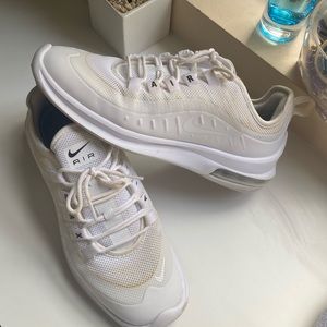 Nike air max axis shoes